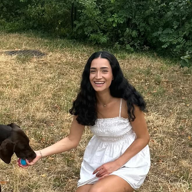 Lara Binder — zertifizierte Willenskraft-Hundetrainerin für Medical Training & Cooperative Care